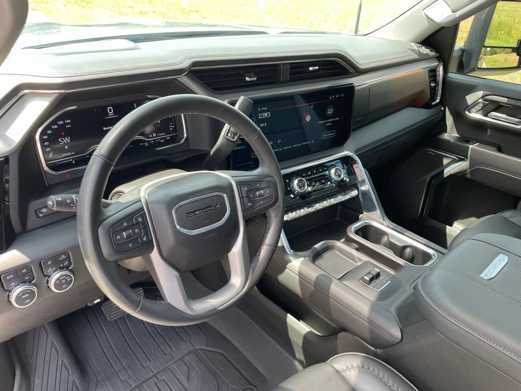 Used 2024 GMC Sierra 2500 Denali w/ Denali Reserve Package AWD/4WD image 32