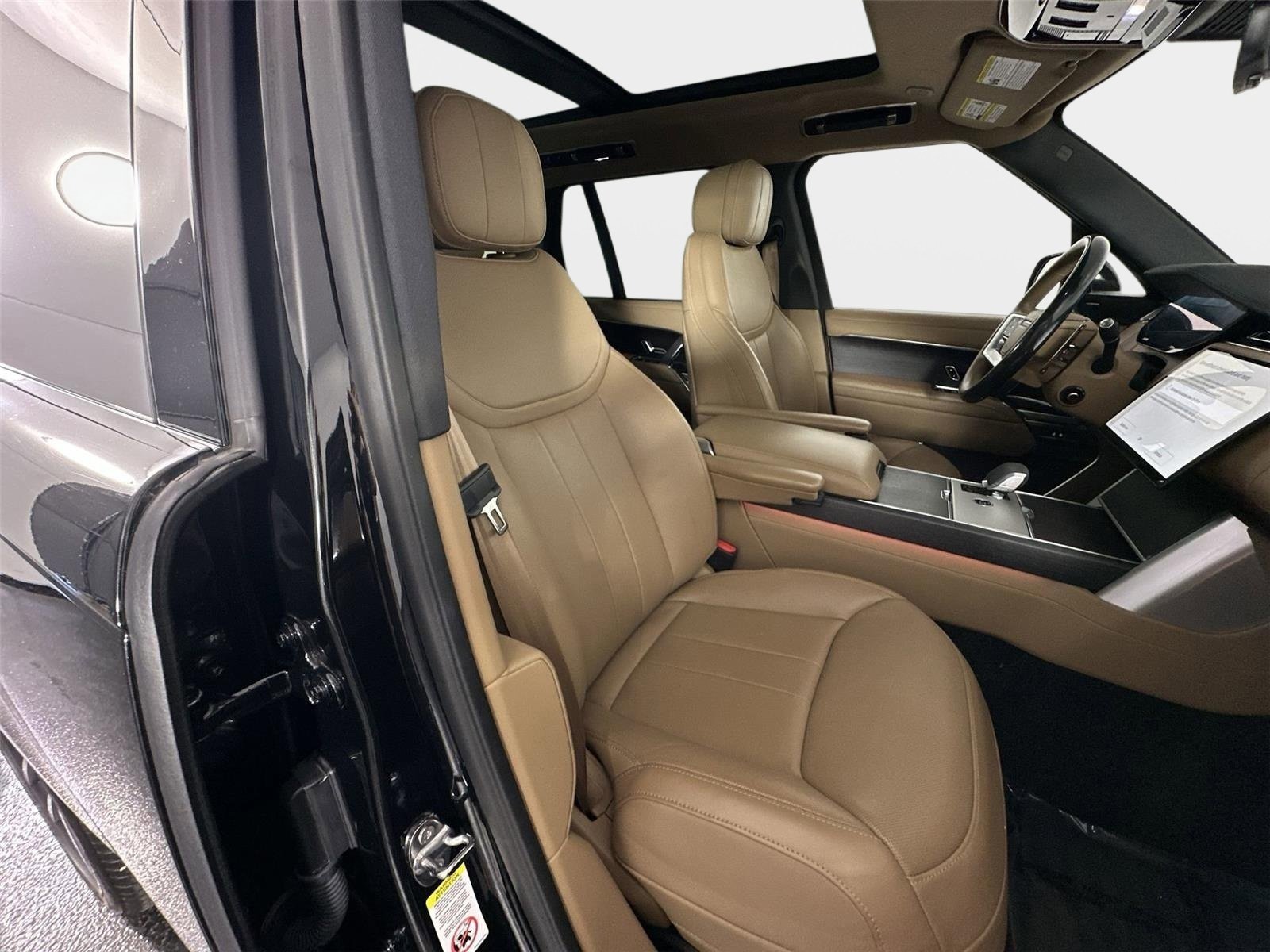 Used 2024 Land Rover Range Rover SE AWD/4WD image 27