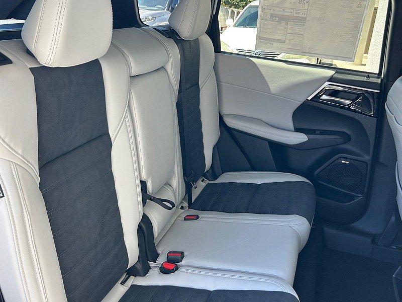 New 2026 Mitsubishi Outlander SE FWD image 26
