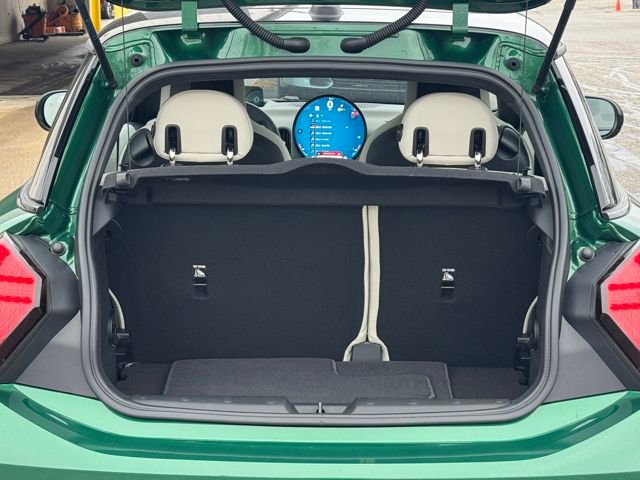 Used 2026 MINI Cooper 2-Door Hardtop image 31