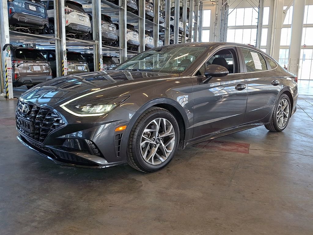 Used 2022 Hyundai Sonata SEL w/ Winter Weather Package FWD image 6