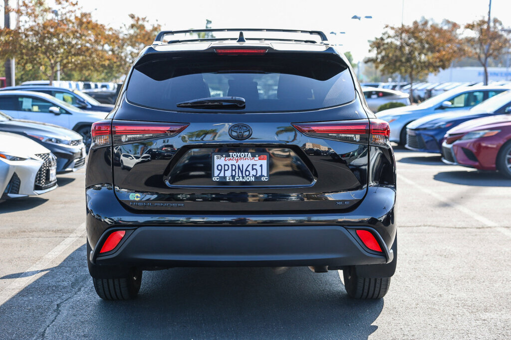 Used 2024 Toyota Highlander XLE FWD image 26