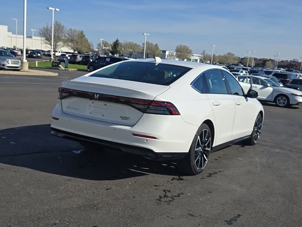 Used 2025 Honda Accord Touring image 9