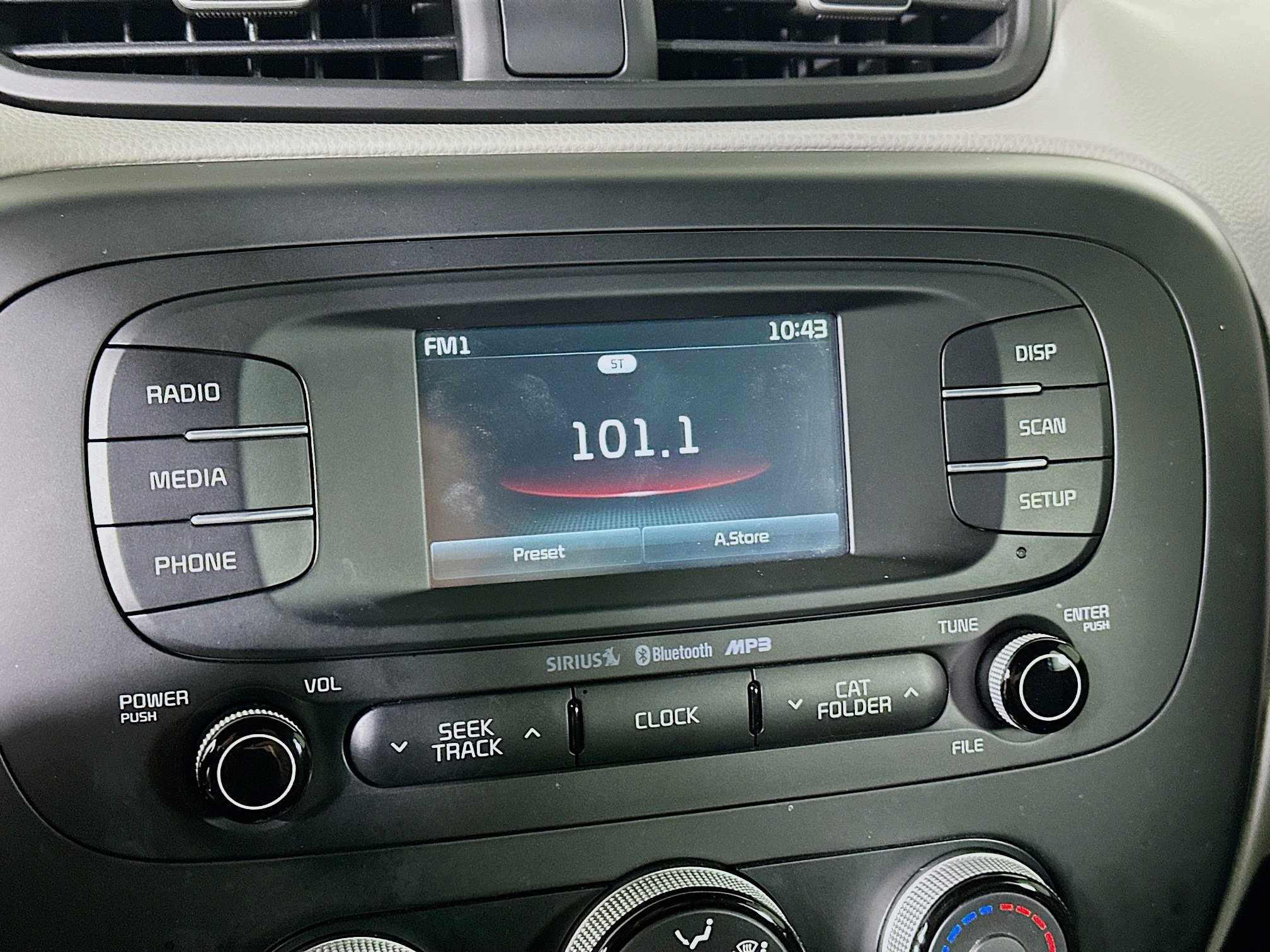 Used 2016 Kia Soul + image 21