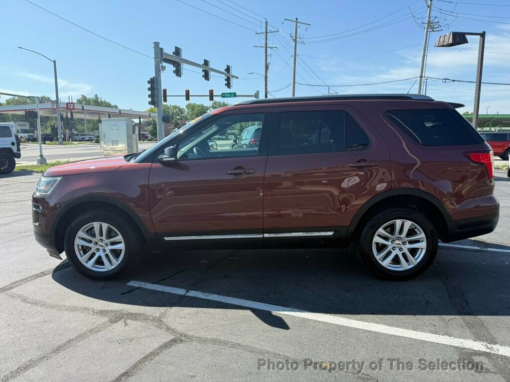 Used 2018 Ford Explorer XLT w/ Equipment Group 201A image 10