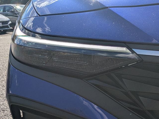 Certified 2025 Hyundai Elantra Sport FWD image 10