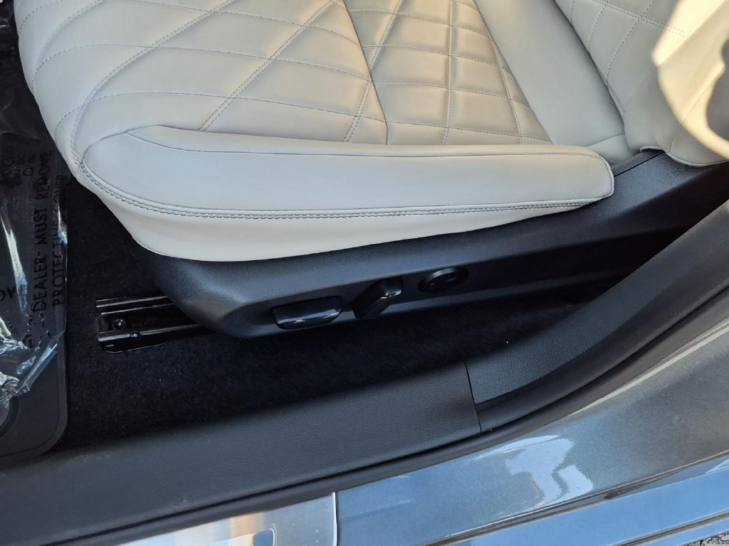 Used 2026 Nissan Sentra SL w/ Floor Mat Package FWD image 22