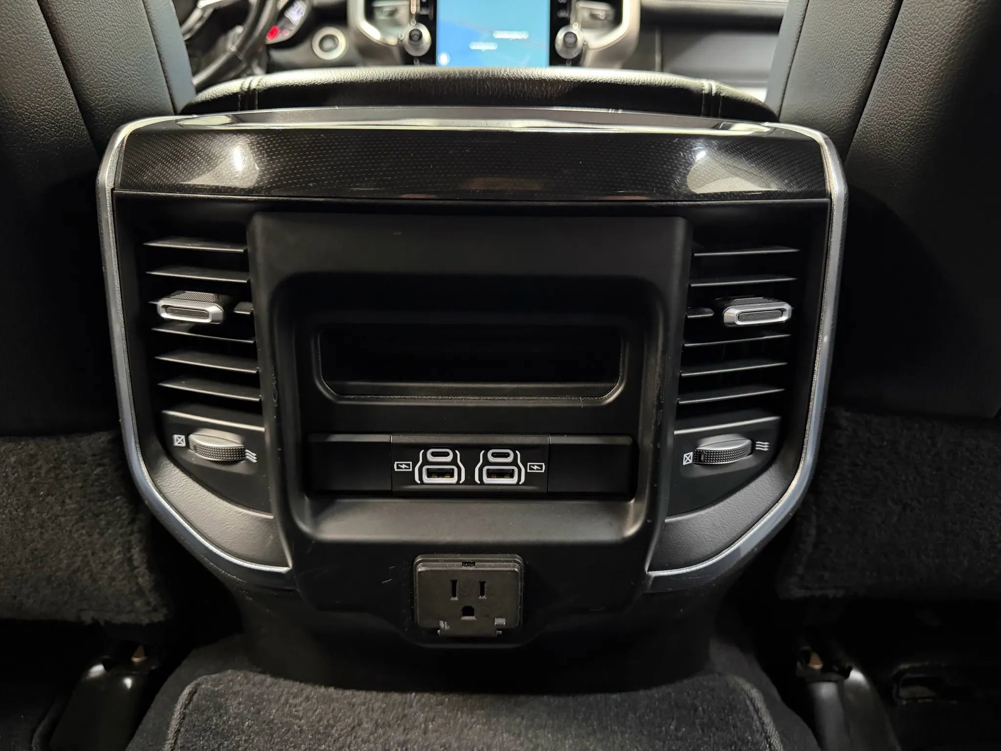 Used 2022 RAM 3500 Laramie w/ Night Edition image 17