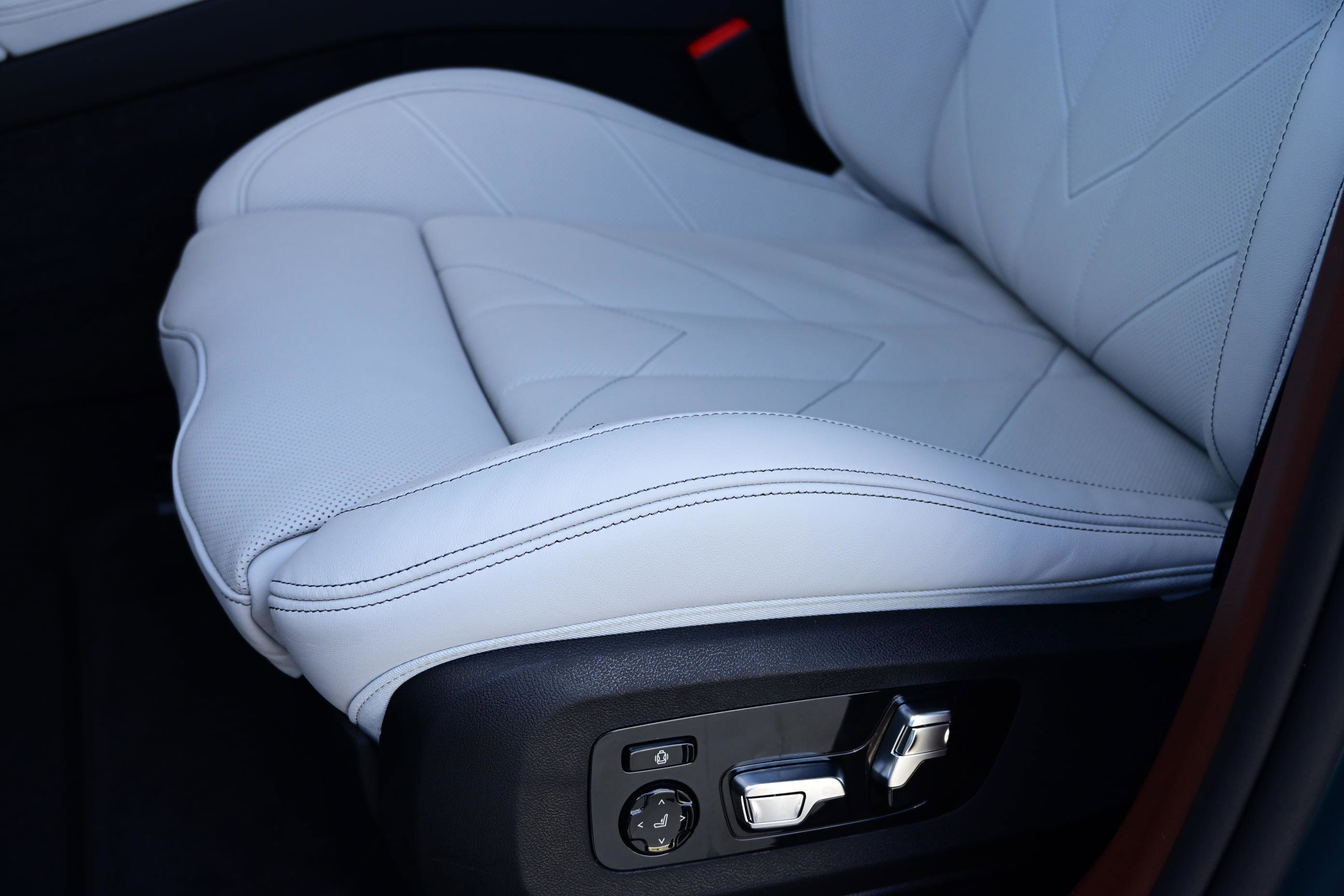 New 2026 BMW XM Label Red image 31