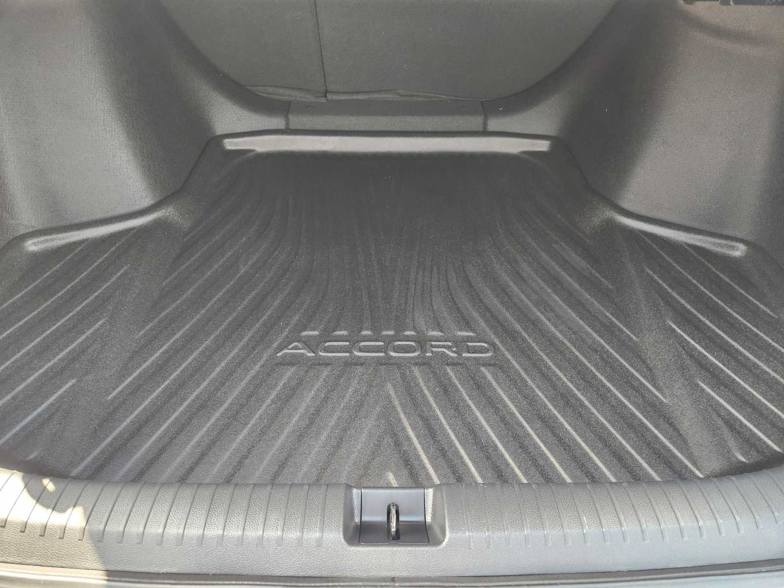 Used 2025 Honda Accord Sport image 32