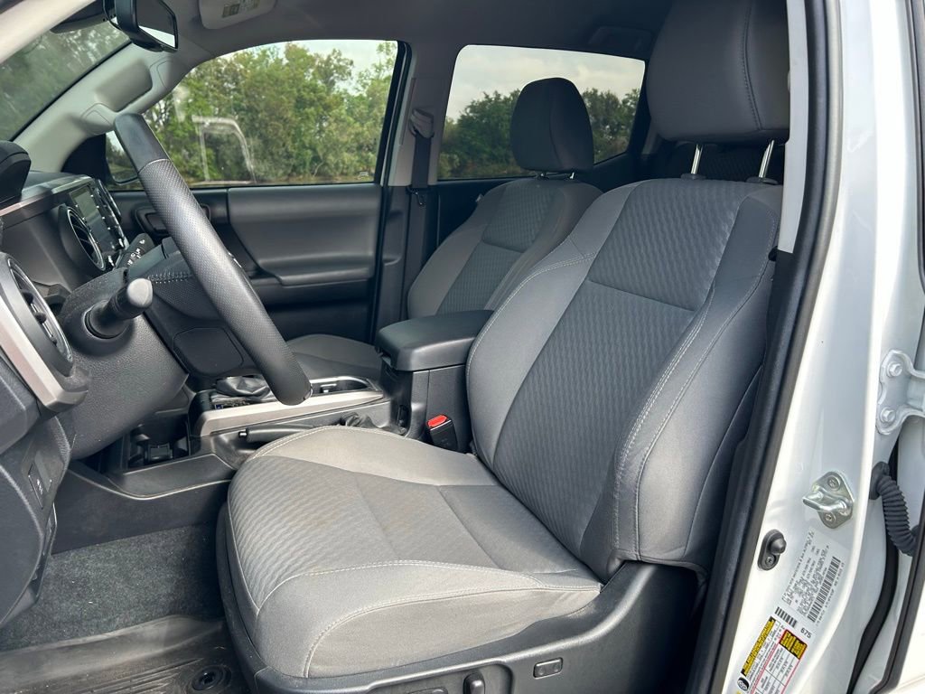 Used 2022 Toyota Tacoma SR5 w/ Technology Package image 14