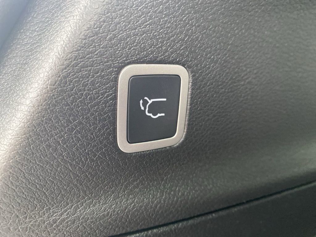 New 2026 Chrysler Voyager LX image 18