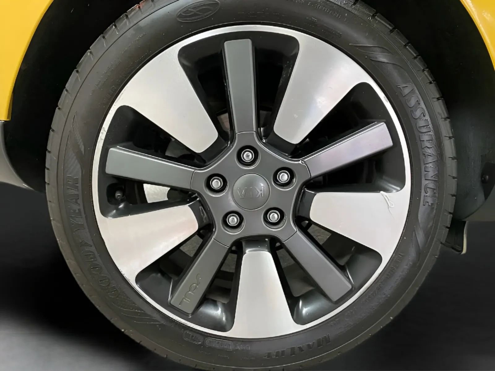 Used 2015 Kia Soul ! FWD image 27