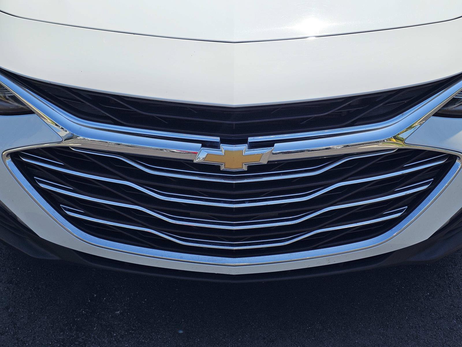Used 2025 Chevrolet Malibu LT FWD image 4