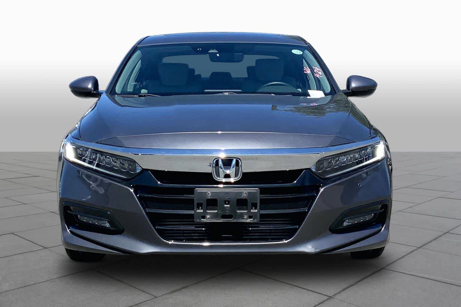 Used 2018 Honda Accord Touring image 4