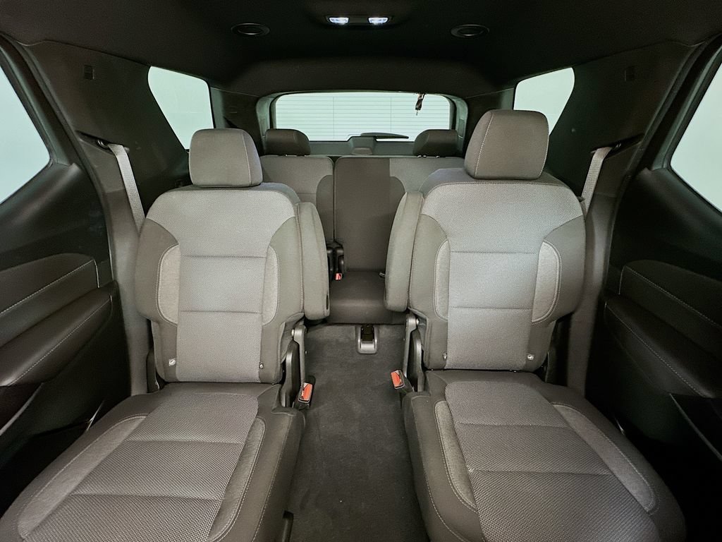 Used 2022 Chevrolet Traverse LT w/ LPO, Cargo Package FWD image 13