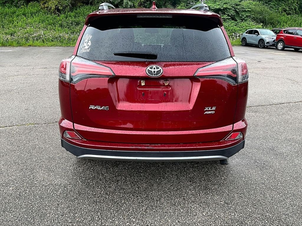 Used 2018 Toyota RAV4 XLE AWD/4WD image 10