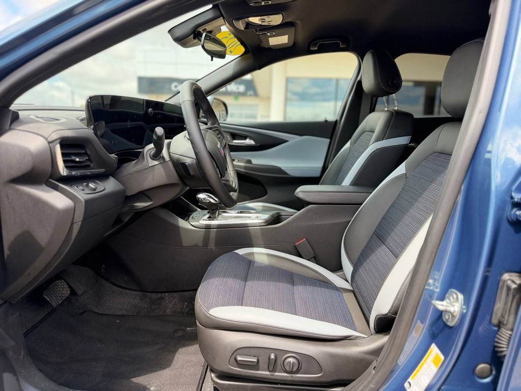 Used 2025 Buick Envista Preferred w/ Convenience I Package FWD image 8