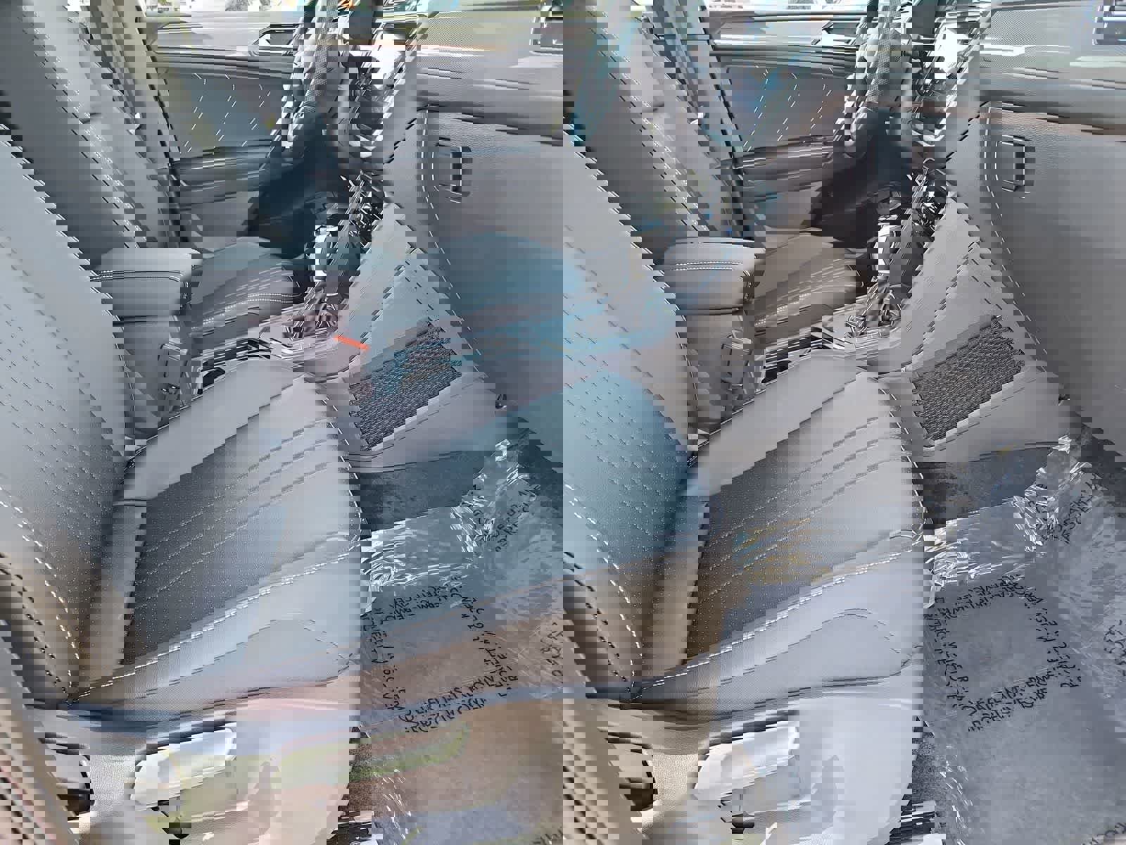 Used 2024 Volkswagen Tiguan SE R-Line image 22