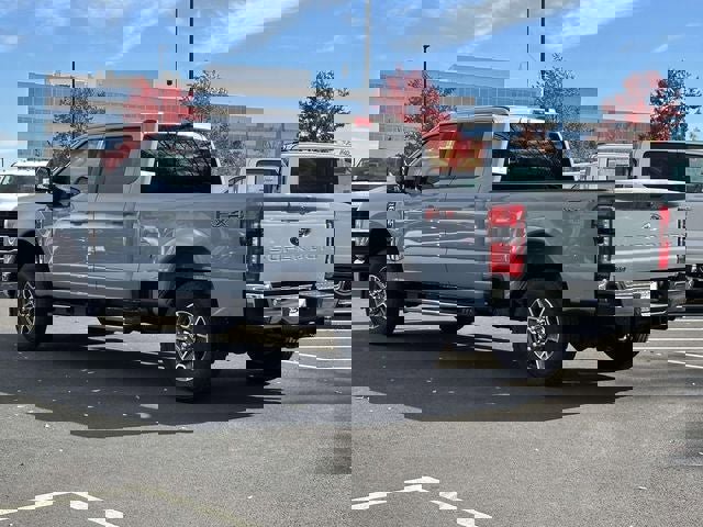 New 2026 Ford F250 Lariat w/ FX4 Off-Road Package image 4