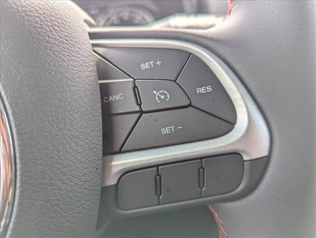 Used 2023 Jeep Renegade Trailhawk AWD/4WD image 14