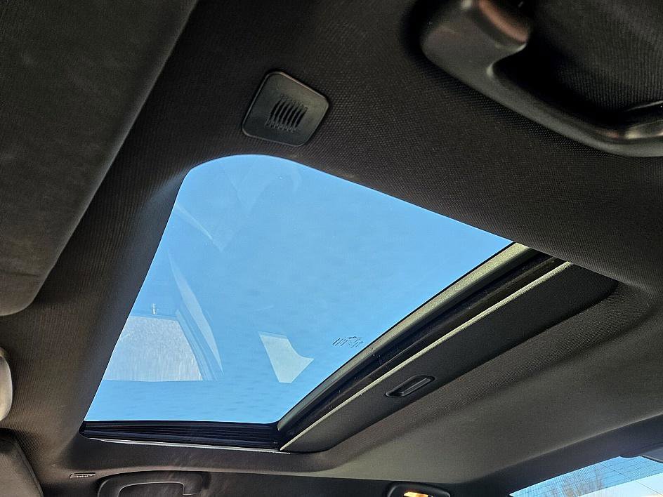 Used 2023 Dodge Charger R/T w/ Plus Group image 8