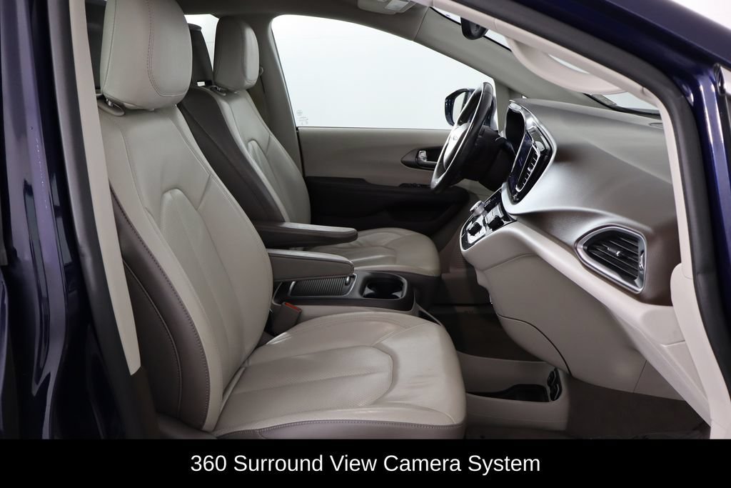 Used 2019 Chrysler Pacifica Touring-L Plus w/ Advanced Safetytec Group FWD image 19