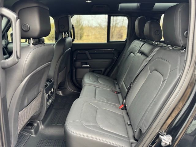 Used 2023 Land Rover Defender 110 V8 AWD/4WD image 14