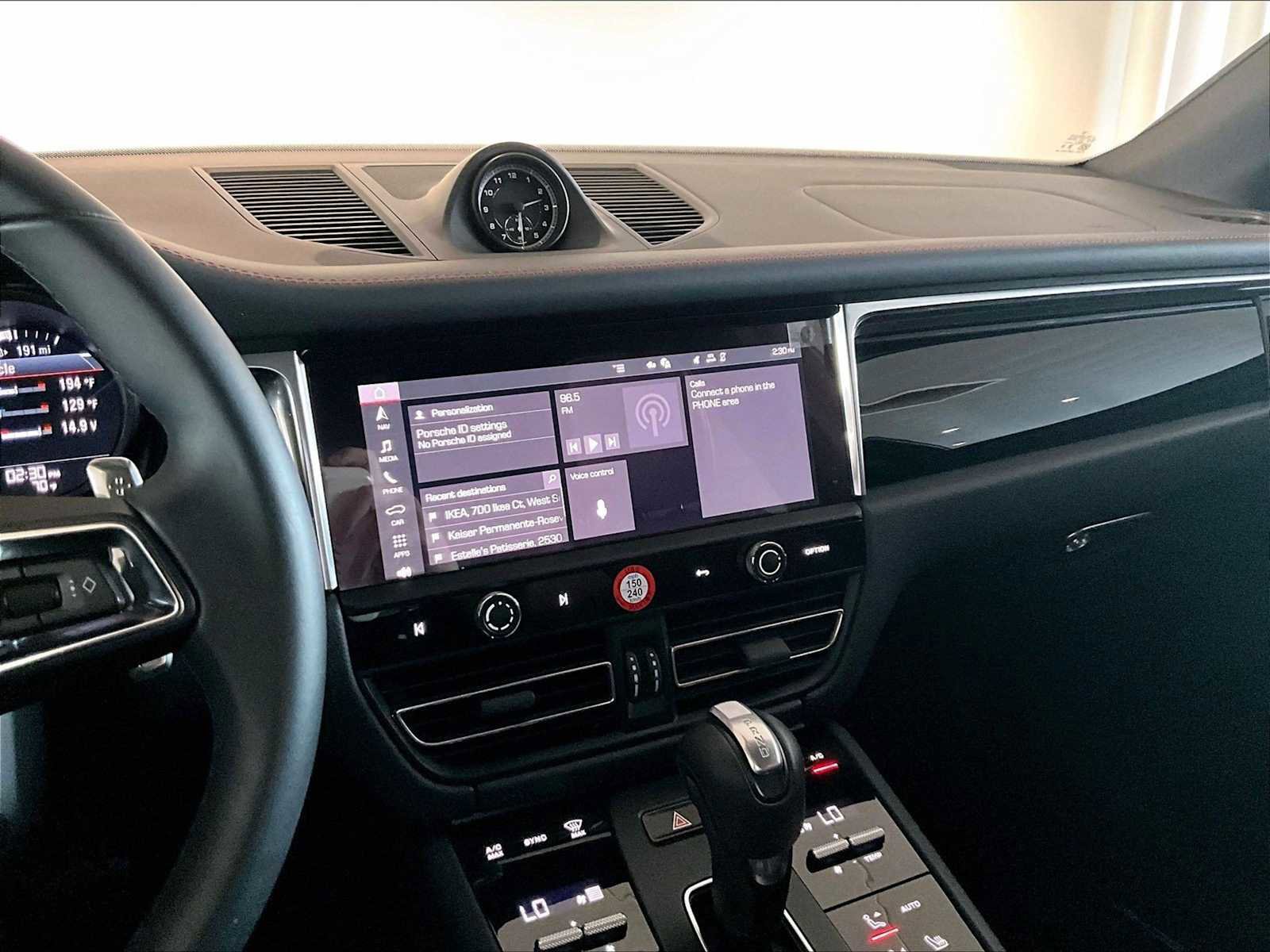 Used 2025 Porsche Macan image 19