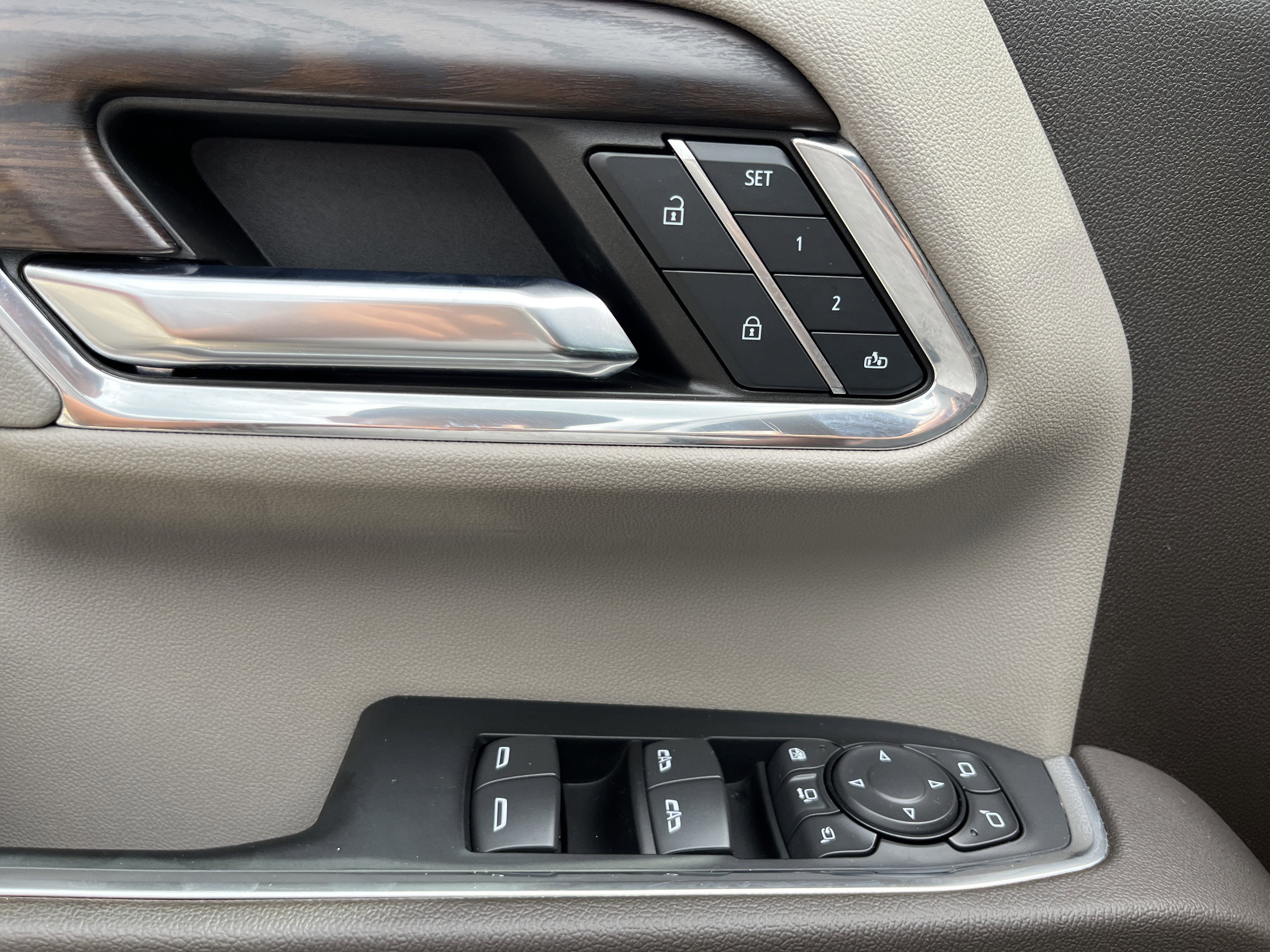 Used 2024 GMC Sierra 2500 SLT w/ SLT Premium Package image 27