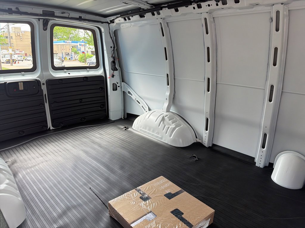 New 2026 Chevrolet Express 2500 w/ Driver Convenience Package RWD image 23