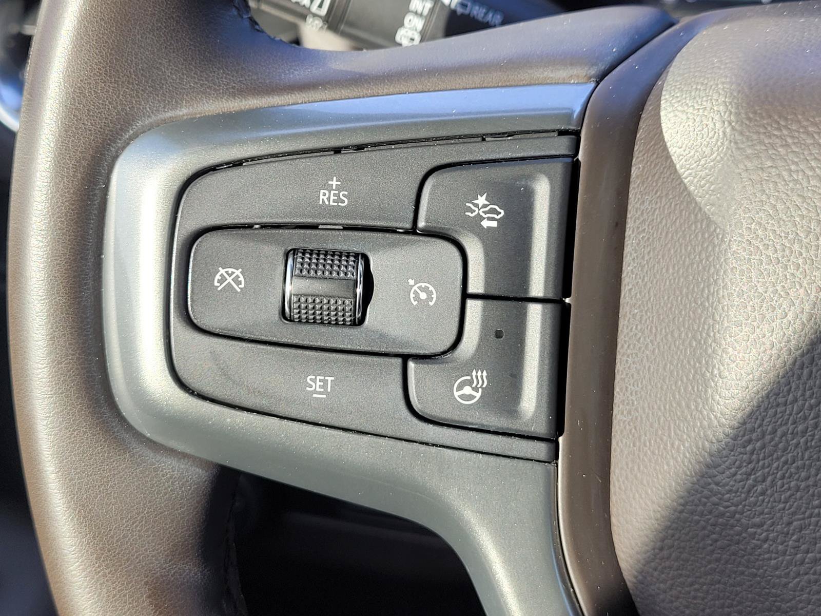 Used 2023 Chevrolet Tahoe Z71 w/ Luxury Package AWD/4WD image 9