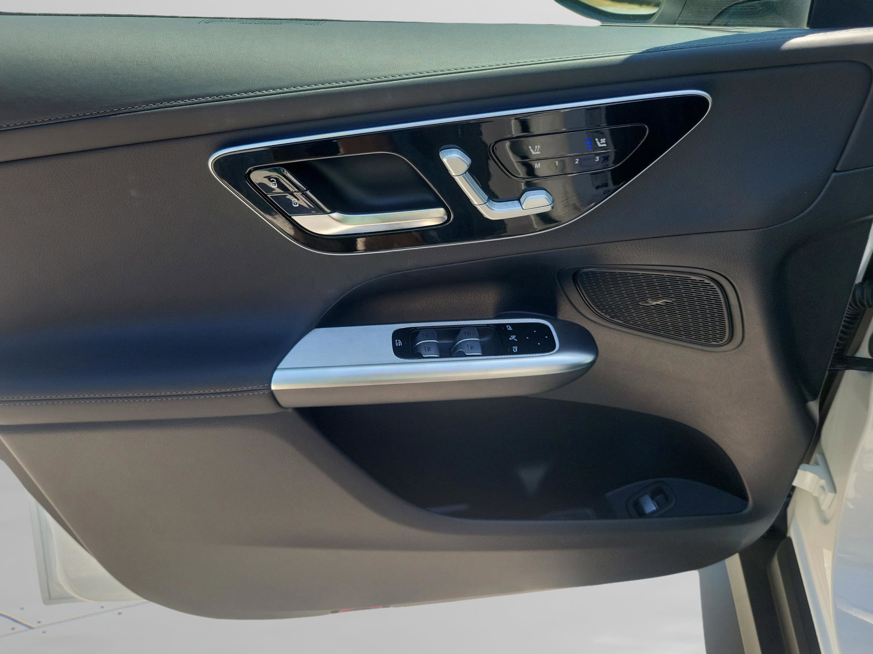 Certified 2026 Mercedes-Benz GLC 300 image 11