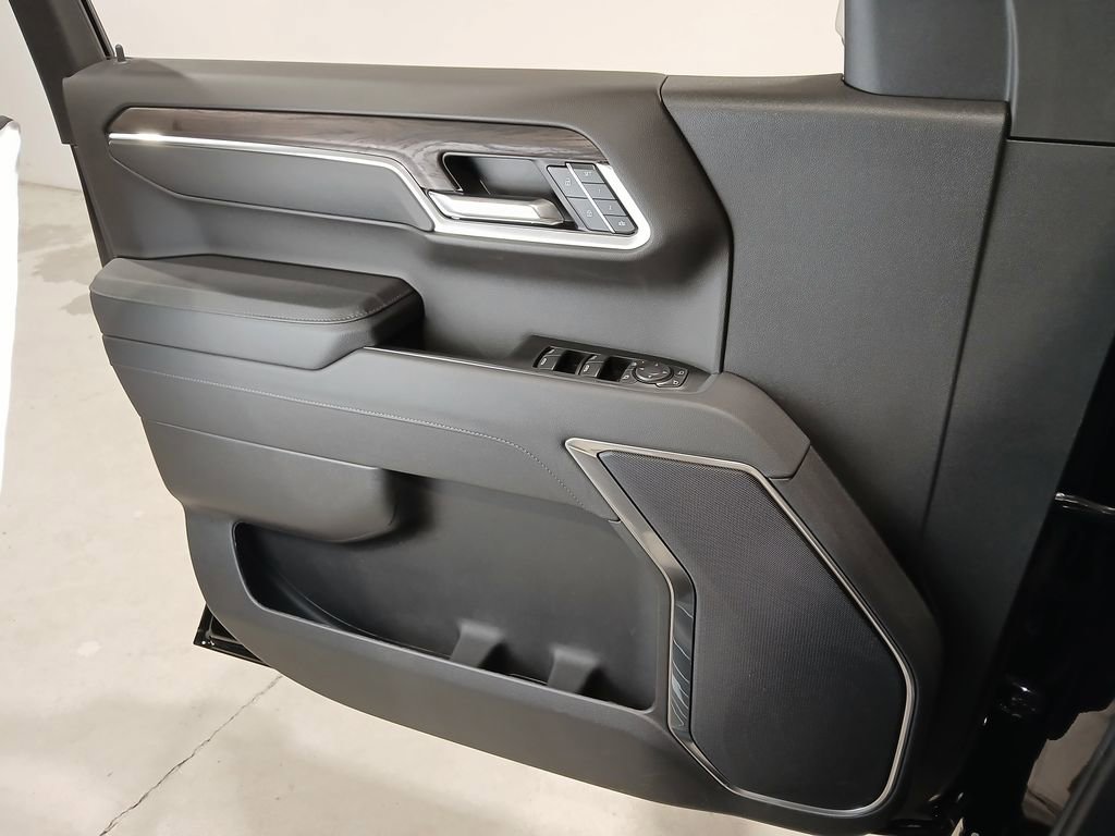 Used 2026 GMC Sierra 1500 SLT image 29