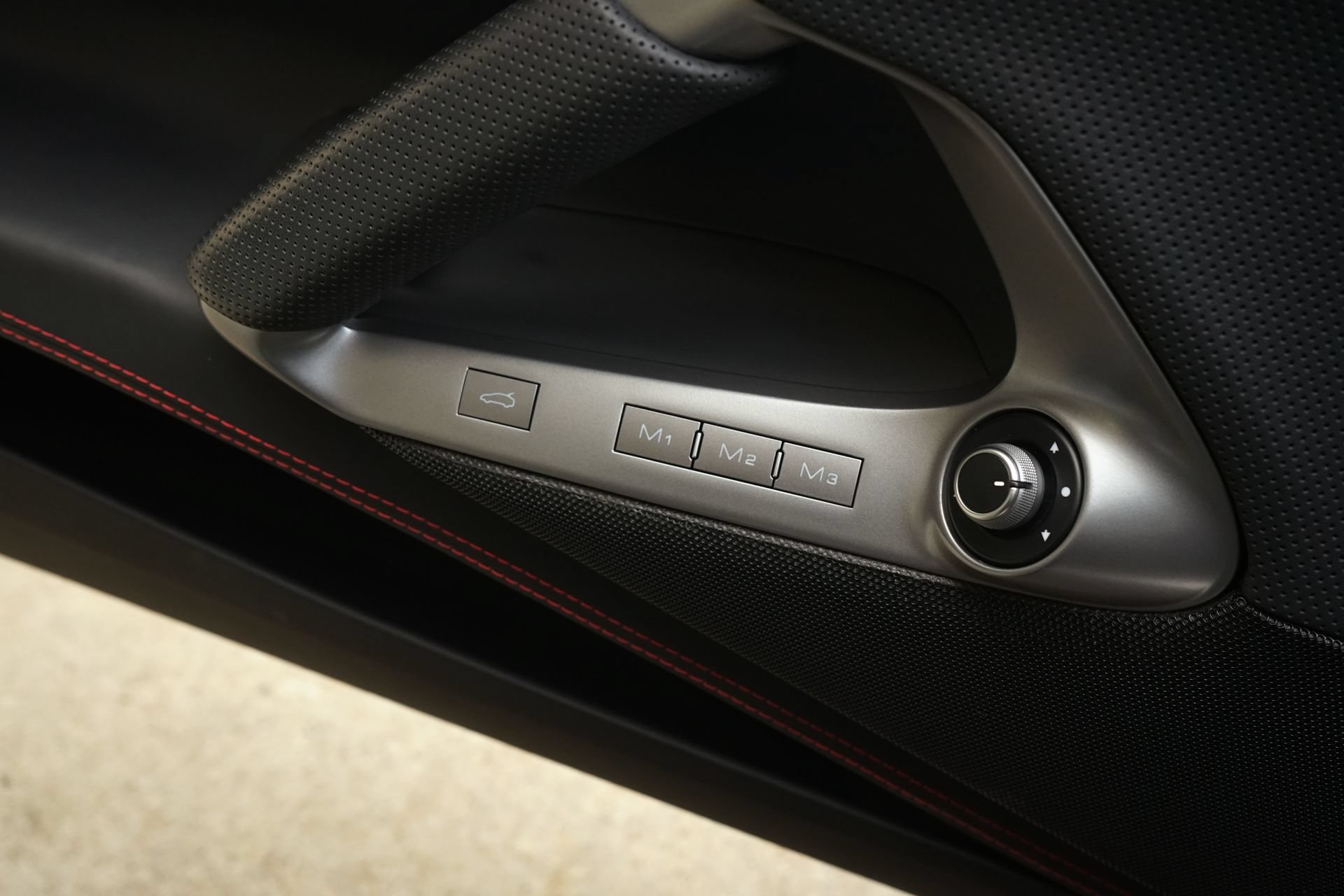 Used 2019 Ferrari 812 Superfast RWD image 22