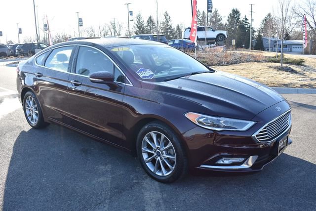 Used 2017 Ford Fusion SE w/ Fusion SE Technology Package image 10