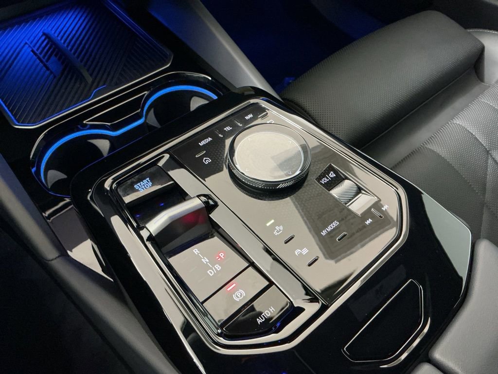 Certified 2025 BMW i5 eDrive40i image 13