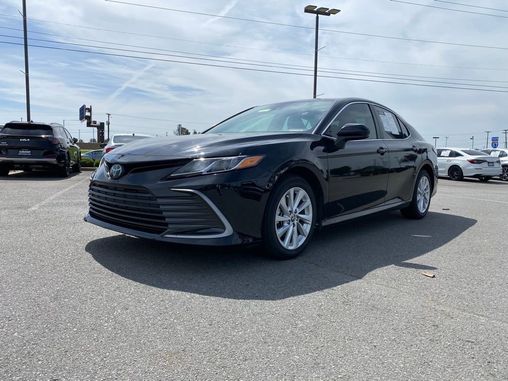 Used 2023 Toyota Camry LE FWD image 3