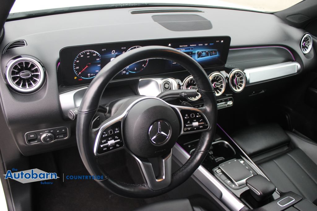 Used 2023 Mercedes-Benz GLB 250 4MATIC w/ Premium Package image 11