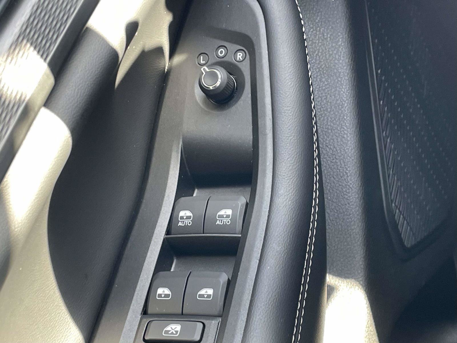 Certified 2023 Jeep Grand Cherokee Altitude AWD/4WD image 14