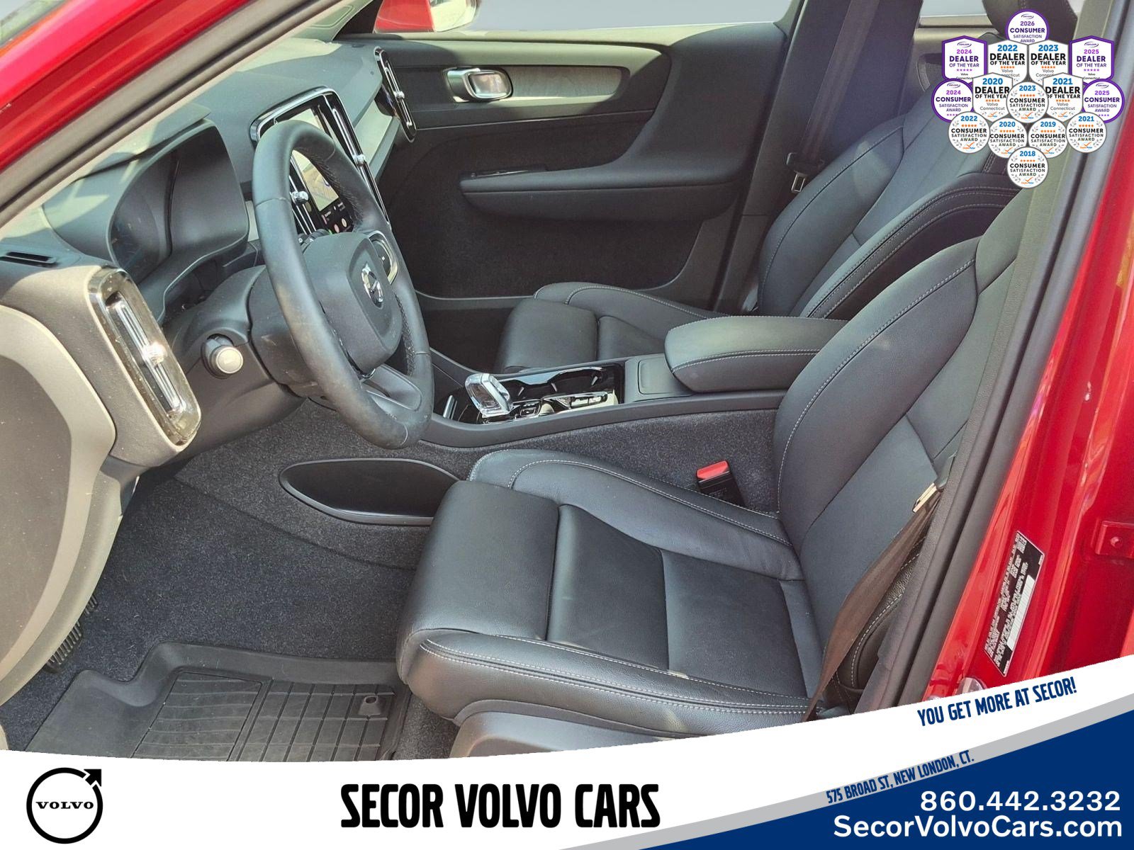 Used 2024 Volvo XC40 B5 Plus w/ Protection Package Premier AWD/4WD image 14