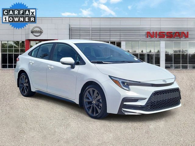 Used 2025 Toyota Corolla SE FWD image 1