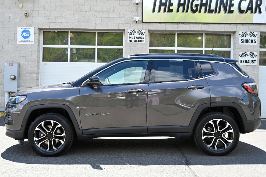 Used 2023 Jeep Compass Limited w/ Sun and Sound Group AWD/4WD image 3