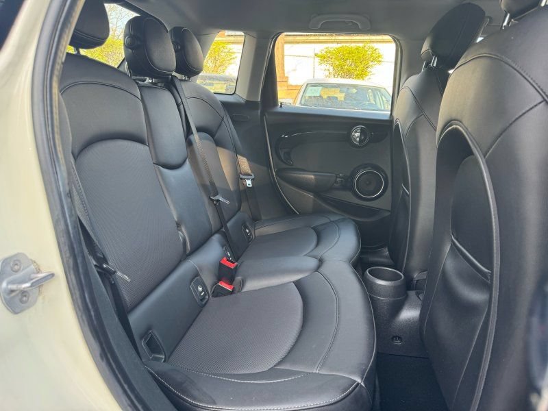 Used 2015 MINI Cooper S FWD image 18
