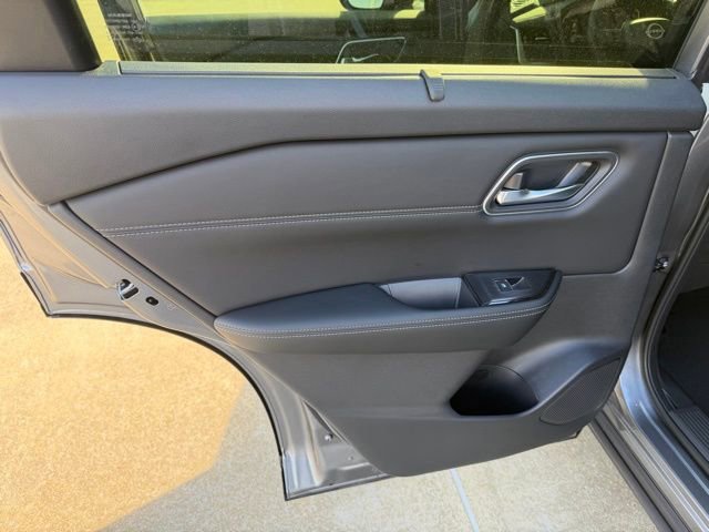 New 2026 Nissan Rogue Platinum image 15