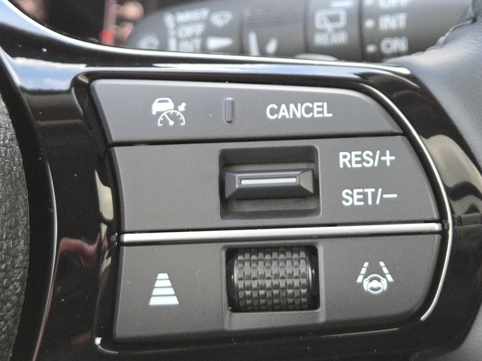 New 2026 Honda Pilot Touring image 9