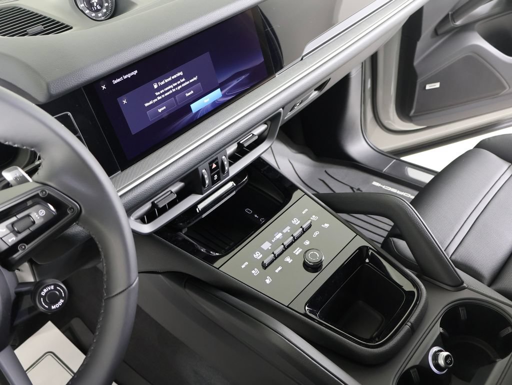 New 2026 Porsche Cayenne Coupe AWD/4WD image 11