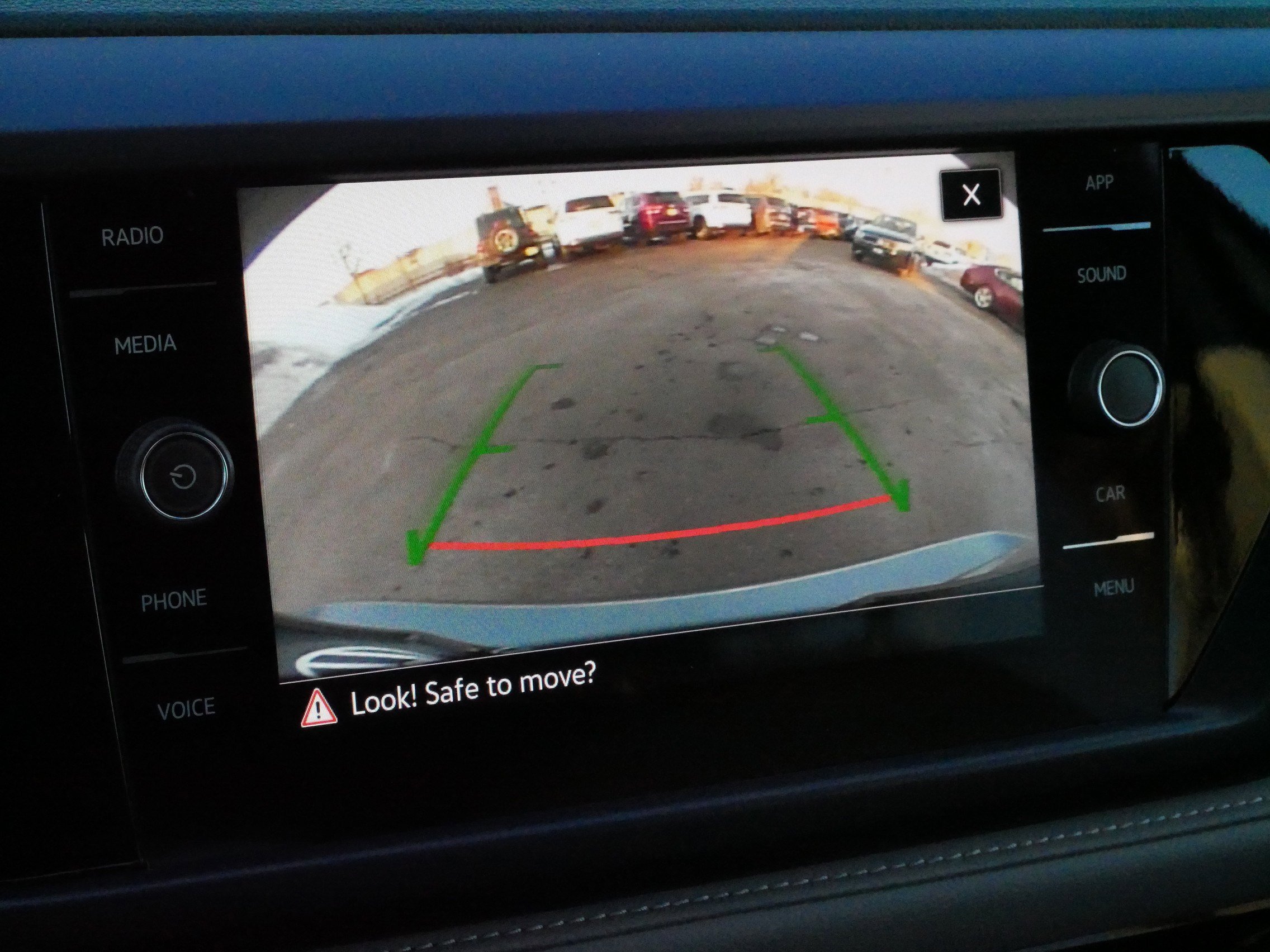 Certified 2024 Volkswagen Taos SE w/ Panoramic Sunroof Package image 31