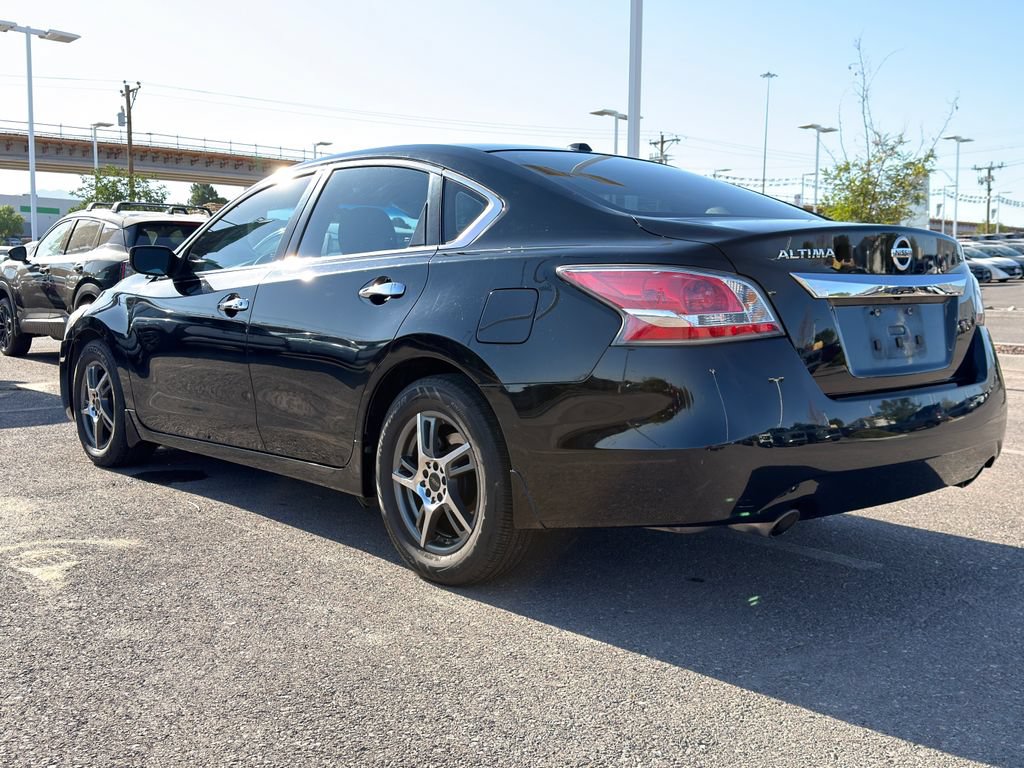 Used 2015 Nissan Altima 2.5 S w/ Power Driver Seat Package FWD image 3