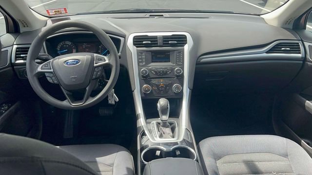 Used 2015 Ford Fusion SE FWD image 24